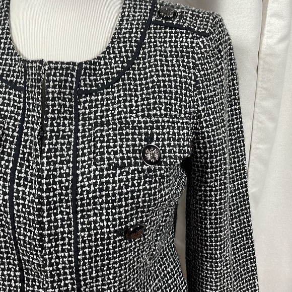 Whitehouse black market black and White Tweed Blazer with Military-Inspired - Picture 4 of 5